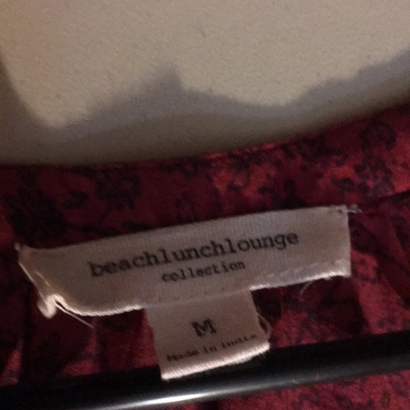 Barely worn top - Picture 2 of 4